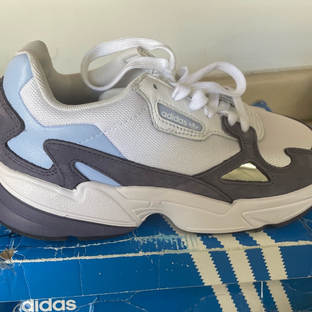 Mens shoes brand new in original box